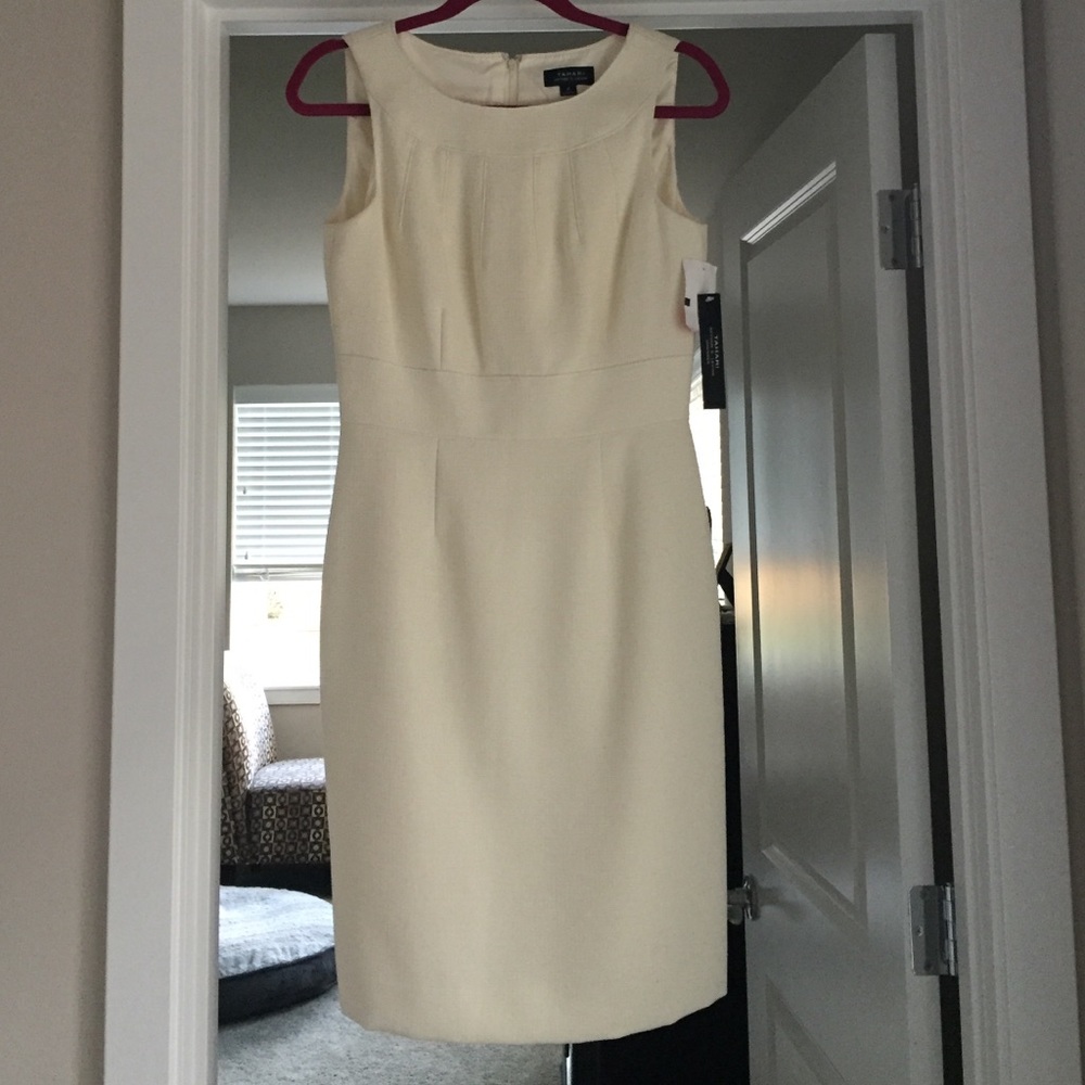 NWT Tahari Womens Ivory Sleeveless Sheath Dress